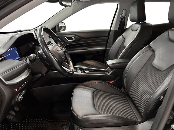 Jeep Compass 8 of 24