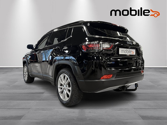 Jeep Compass 21 of 24