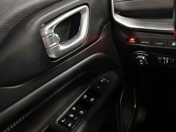 Jeep Compass 17 of 24