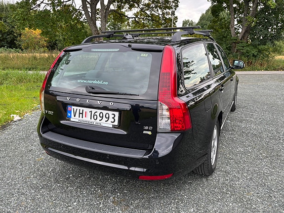 Volvo V50 5 of 17