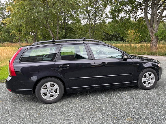 Volvo V50 7 of 17