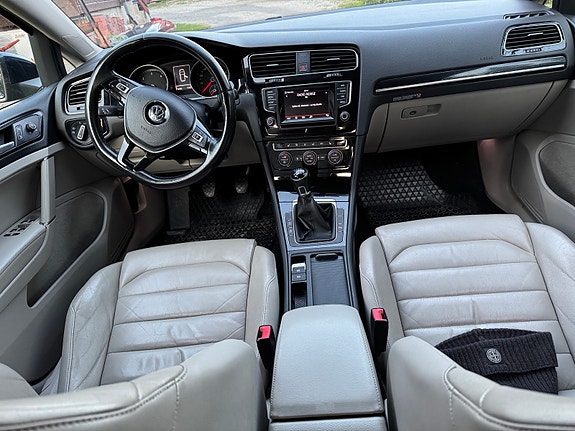 Volkswagen Golf VII 9 of 20
