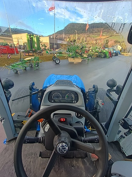 New Holland T5.140 DC- DEMO 12 of 15