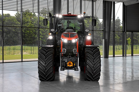 Kubota M7-174 KVT 6 of 9