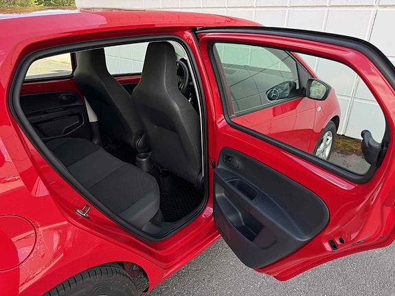 Volkswagen UP! 24 of 30