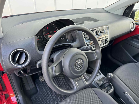 Volkswagen UP! 29 of 30
