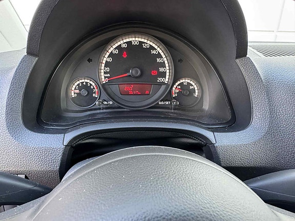 Volkswagen UP! 25 of 30