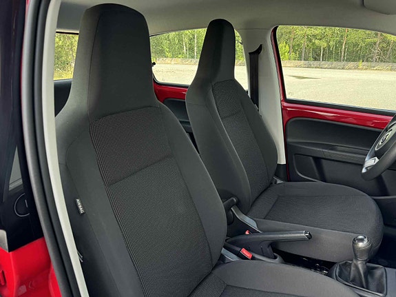 Volkswagen UP! 23 of 30