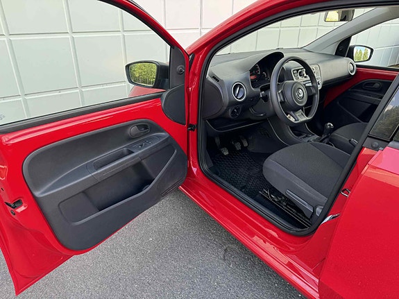 Volkswagen UP! 21 of 30