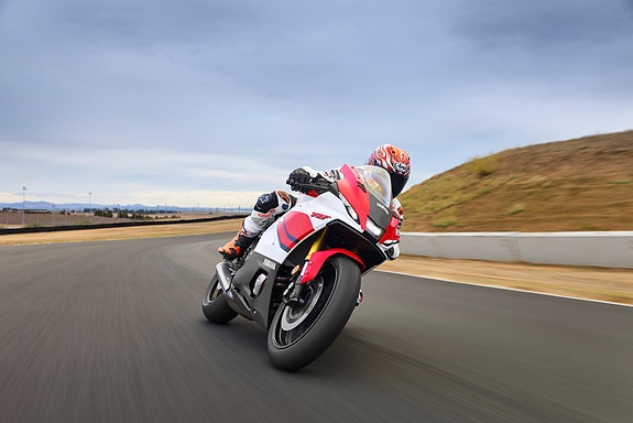 Yamaha R7 70th Anniversary -Nyhet 2026- 9 of 17