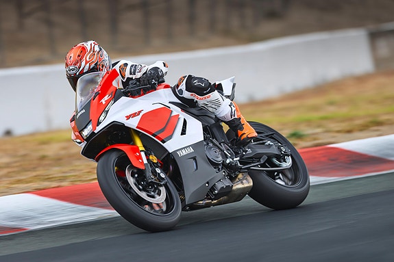 Yamaha R7 70th Anniversary -Nyhet 2026- 7 of 17