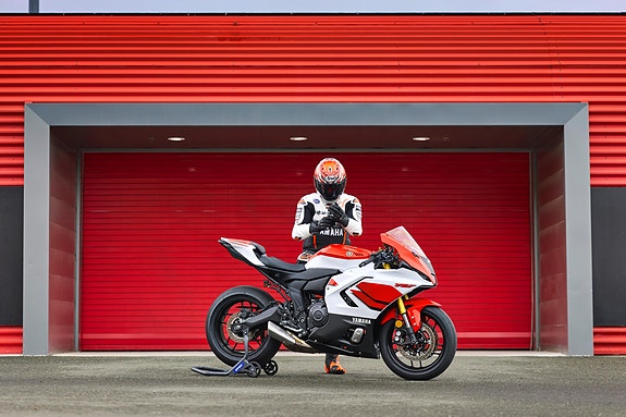 Yamaha R7 70th Anniversary -Nyhet 2026- 3 of 17