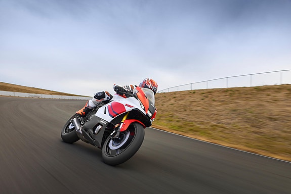 Yamaha R7 70th Anniversary -Nyhet 2026- 10 of 17