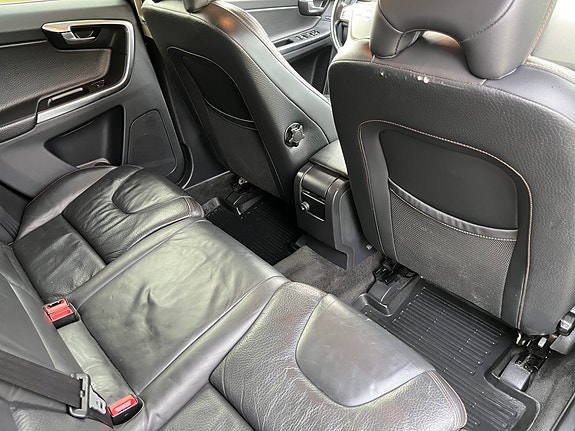 Volvo XC60 17 of 30