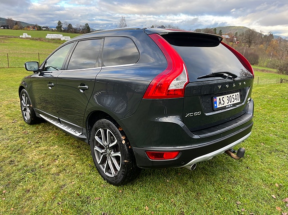 Volvo XC60 2 of 30