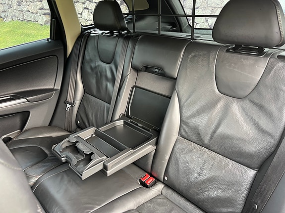 Volvo XC60 15 of 30