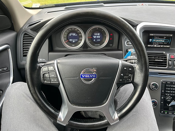 Volvo XC60 20 of 30