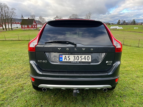 Volvo XC60 8 of 30