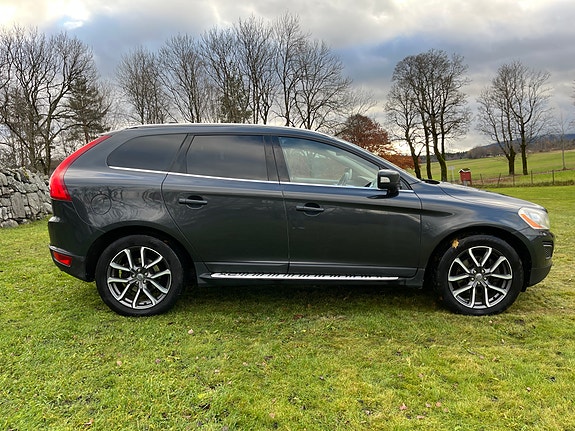 Volvo XC60 6 of 30
