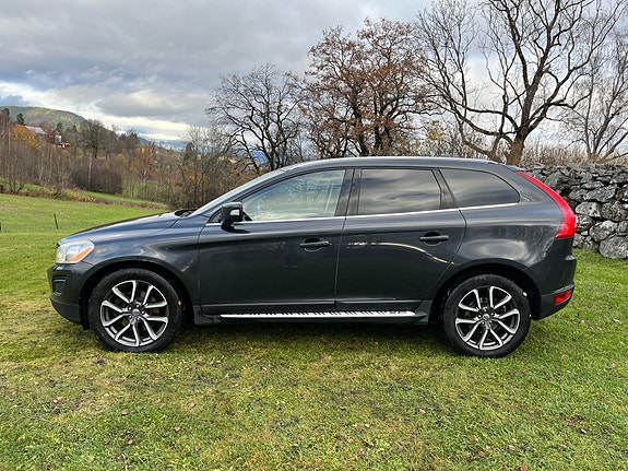 Volvo XC60 5 of 30