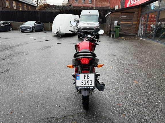 Honda CB 125F 8 of 11