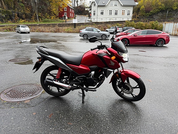 Honda CB 125F 6 of 11