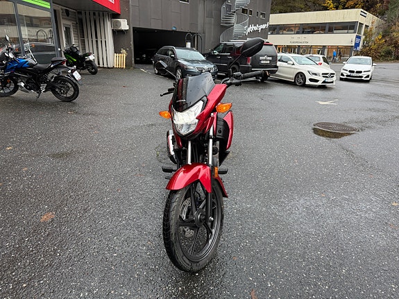 Honda CB 125F 4 of 5