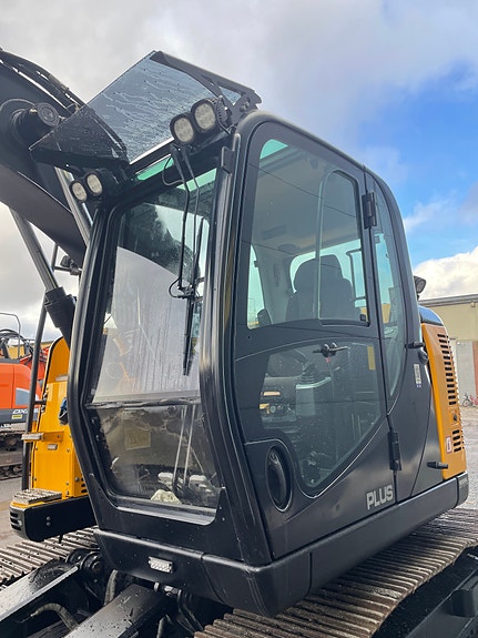 JCB JZ 140LCD 10 of 30
