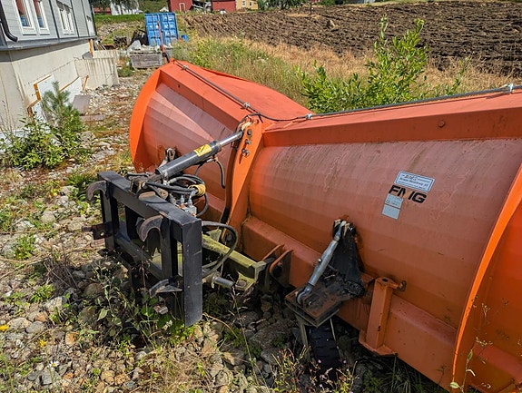 FMG PA300 Svingbar plog 8 of 17