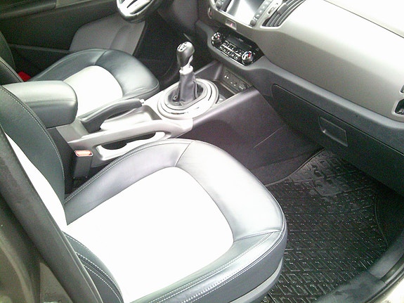 Kia Sportage 10 of 16