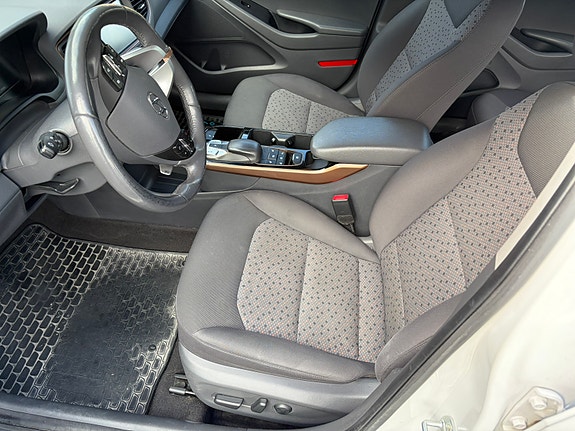 Hyundai IONIQ 14 of 25