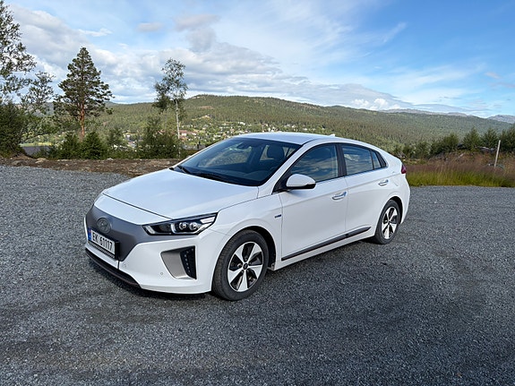 Hyundai IONIQ 2 of 25