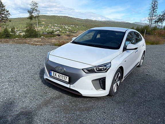 Hyundai IONIQ 3 of 25
