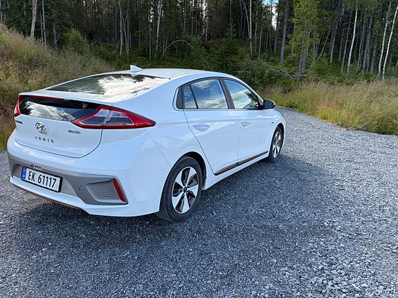 Hyundai IONIQ 10 of 25