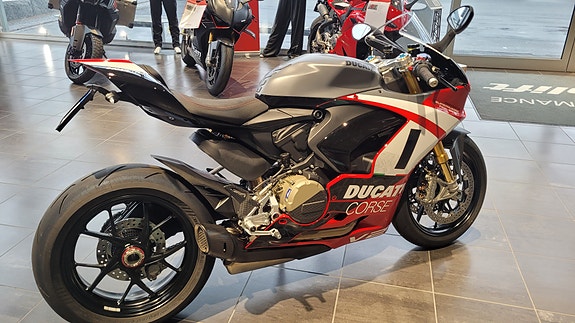 Ducati Panigale V2 Superquadro Final Edition 4 of 5