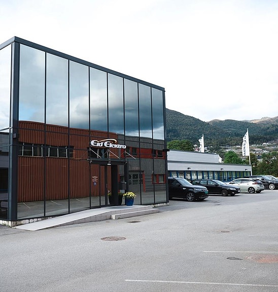 Hovudkontoret på Nordfjordeid.