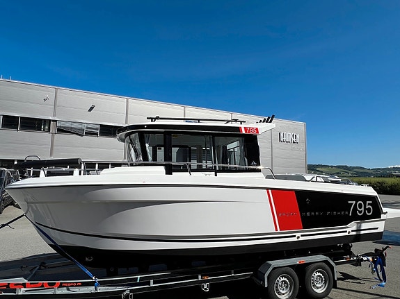 Kupp på utstillingsbåt - spar 365.000 på Merry Fisher 795 Sport inkl. lagring