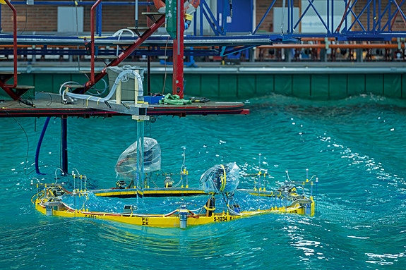 Modellforsøk i havbassenget til SINTEF Ocean