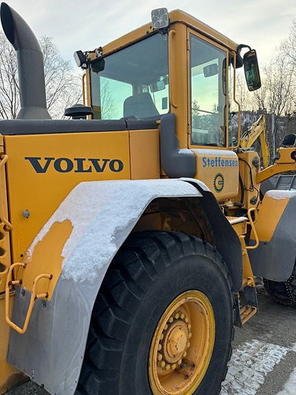 Volvo L90E 4 of 5