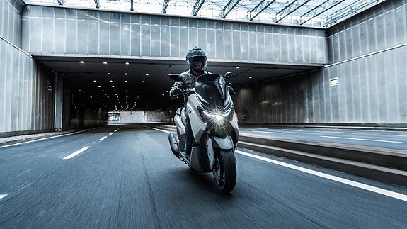Yamaha NMAX 125 Tech MAX 3 of 5