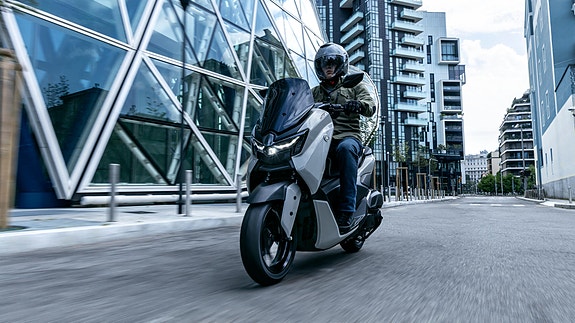 Yamaha NMAX 125 Tech MAX 4 of 5