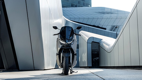 Yamaha NMAX 125 Tech MAX 9 of 22