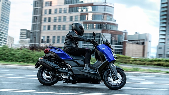 Yamaha XMAX 300 15 of 27