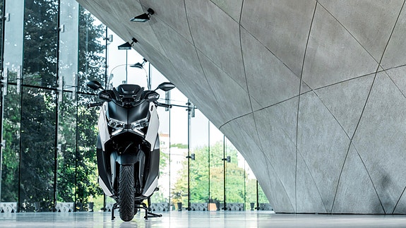 Yamaha XMAX 300 Tech MAX + 22 of 30