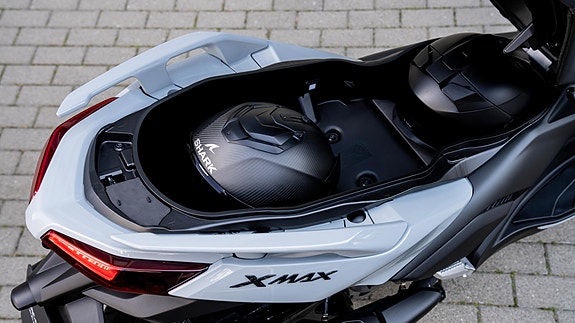 Yamaha XMAX 300 Tech MAX + 30 of 30