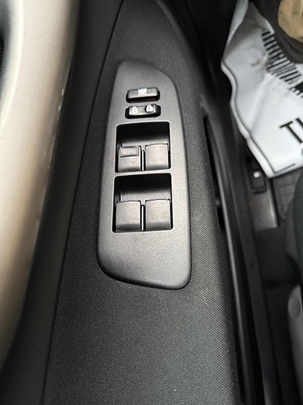 Toyota Auris 13 of 21