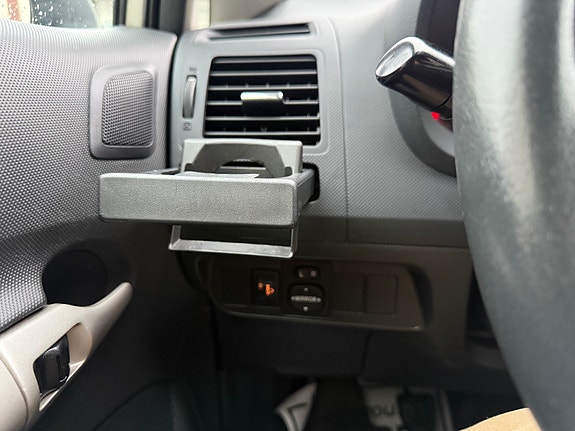 Toyota Auris 12 of 21