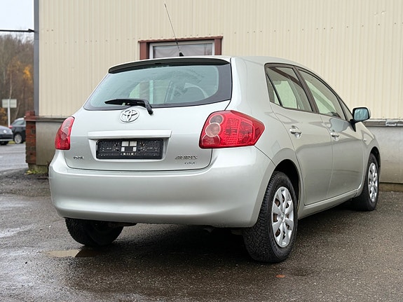 Toyota Auris 6 of 21