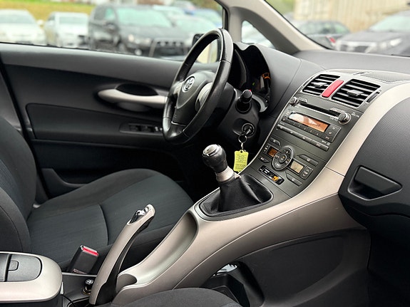 Toyota Auris 21 of 21