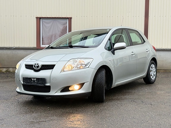 Toyota Auris 3 of 21